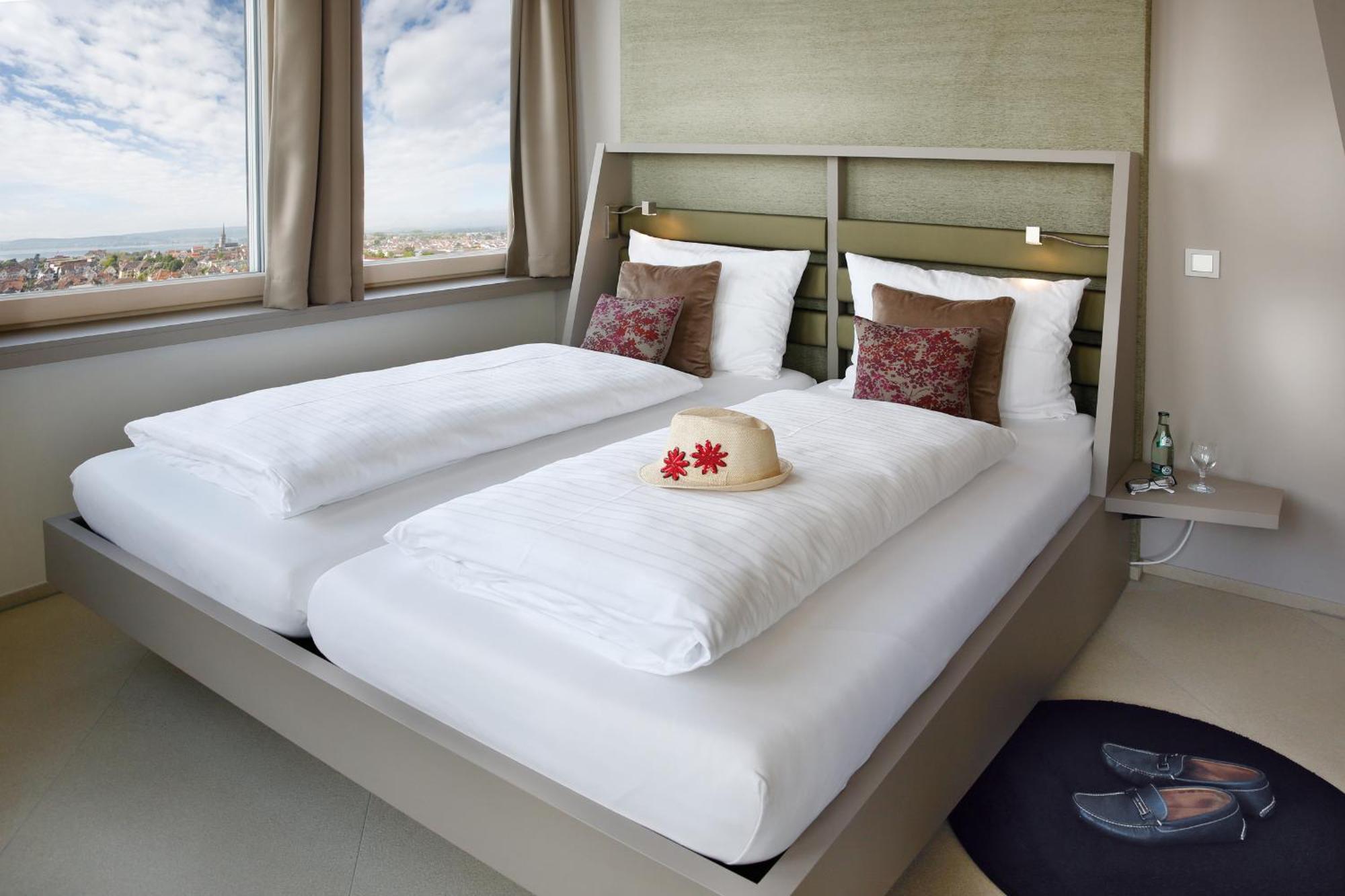Aquaturm Hotel & Energie ราดอล์ฟเซลล์ อัม โบเดนซี ภายนอก รูปภาพ