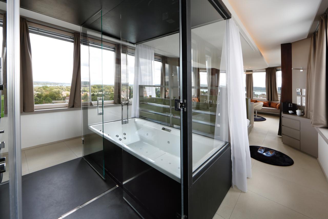 Aquaturm Hotel & Energie ราดอล์ฟเซลล์ อัม โบเดนซี ภายนอก รูปภาพ