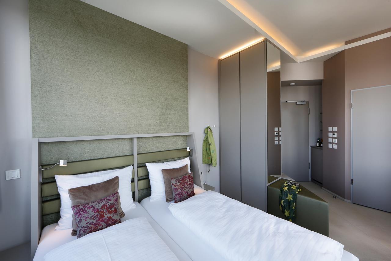 Aquaturm Hotel & Energie ราดอล์ฟเซลล์ อัม โบเดนซี ภายนอก รูปภาพ