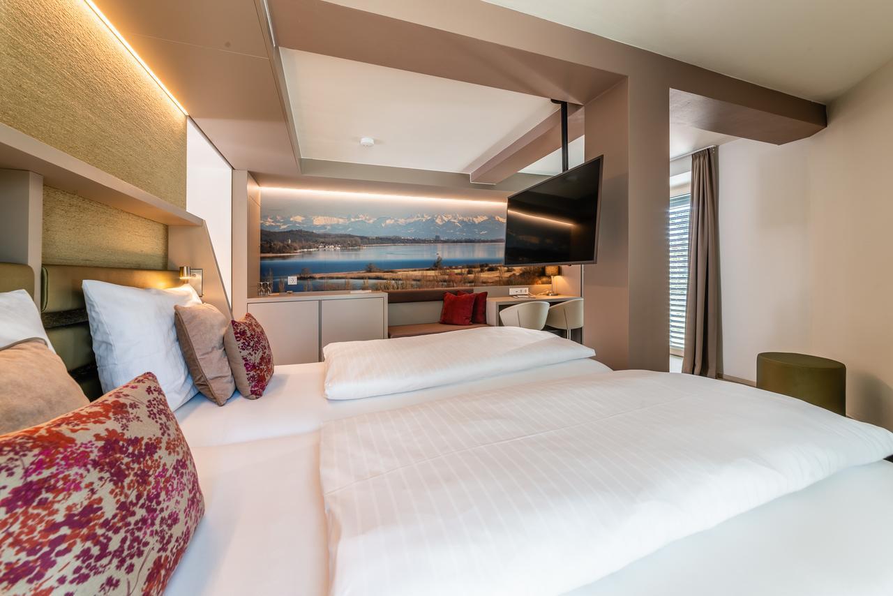 Aquaturm Hotel & Energie ราดอล์ฟเซลล์ อัม โบเดนซี ภายนอก รูปภาพ
